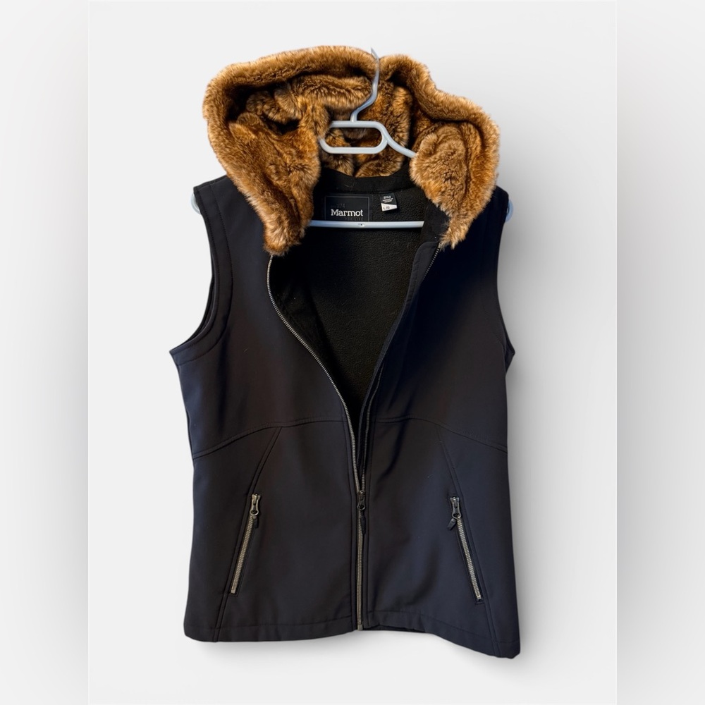 Marmot Women's Furlong Softshell Vest, black with a faux fur lined hood.‎ Large. - Picture 2 of 5